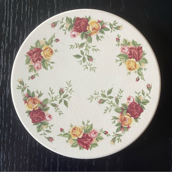 Set of 4 Vintage Royal Albert Old Country Roses Victoria style Coasters - Picture 5 of 7